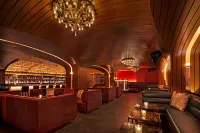 Moxy NYC East Village - parking