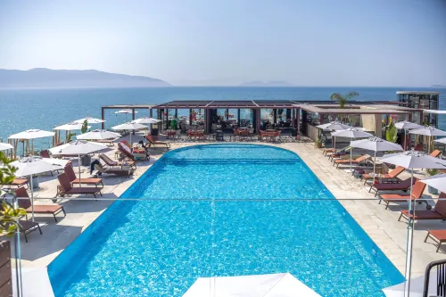 Hotel Vlora Priam, Affiliated by Melia - parking