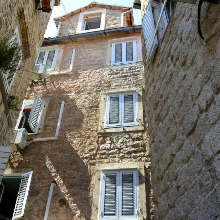 Montenegro Backpackers Home Budva