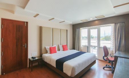 Capital O 30441 Hotel Durgada Siri - Housity