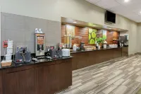 La Quinta Inn & Suites by Wyndham New Orleans Airport - breakfast