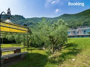 Bellagio Village- 4 Apartments by the Lake - Seasonal Warm Pool and Sauna