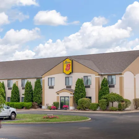Super 8 by Wyndham Goshen