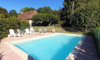 House with 2 Bedrooms in Eyliac, with Private Pool and Enclosed Garden