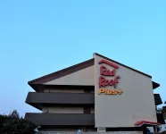 Red Roof PLUS+ Chicago - Hoffman Estates Hotels in Hoffman Estates