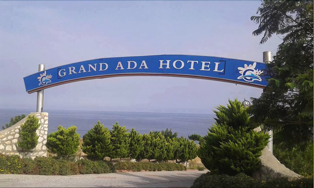 Grand Ada Hotel