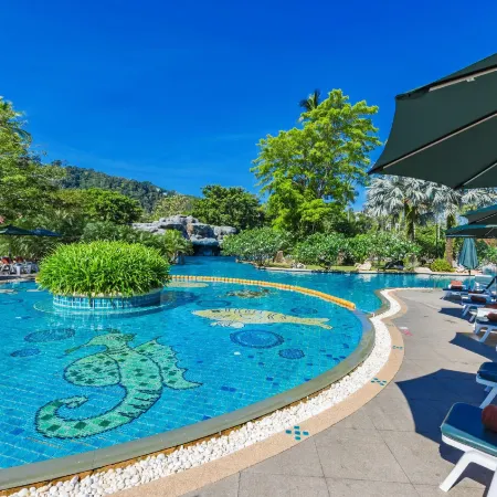 Duangjitt Resort & Spa Отели рядом с достопримечательностью «Пляж Мерлин»