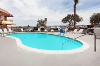Days Inn by Wyndham Barstow - Pools