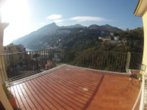 Wonderful Amalfi Coast Apartment Overlooking the Sea with Free Wifi and Parking