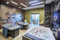 Wyndham Grand Istanbul Levent Hotel & Conference Center - Hot Springs