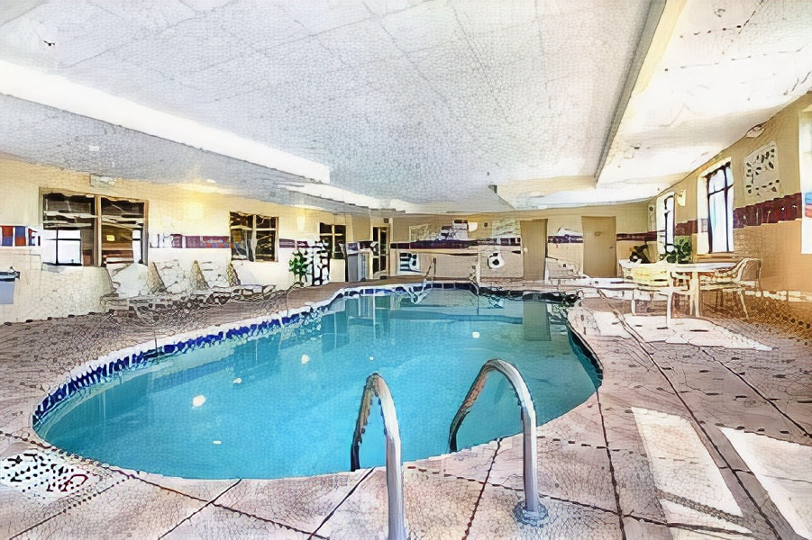 Hampton Inn & Suites West Bend