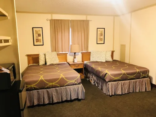 Marinette Inn Отели в г. Маринетт