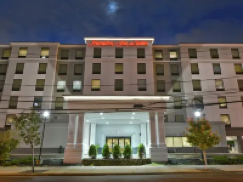 ハンプトン イン & スイーツ ニューアーク ハリソン リバーウォーク ハリソンのホテル