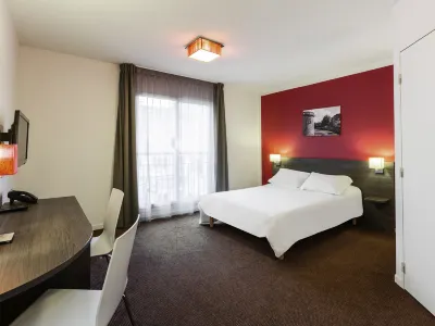 Aparthotel Adagio Access Nantes Viarme Hotel dekat Parc de Proce