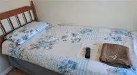 Tiny Single Shared Bathroom Room (Ssbyr) - 2 stelle
