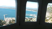 Roses Costa Brava Air-Conditioned Appt in Villa, Swimming Pool and 180 ° No69 - Mountain view