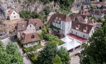 Logis Hotels - Hotel Restaurant Domaine les Falaises