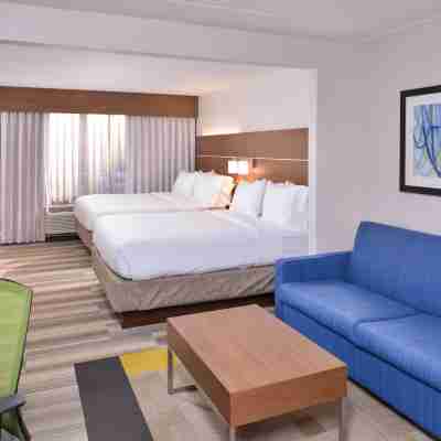 Holiday Inn Express & Suites Indianapolis Dtn-Conv Ctr Area Rooms