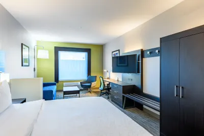 Holiday Inn Express & Suites Bastrop