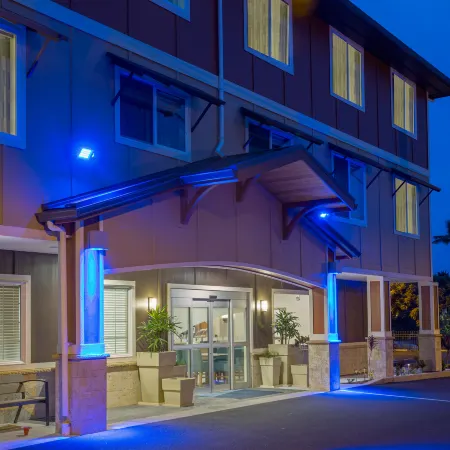 Holiday Inn Express & Suites KAILUA-KONA by IHG