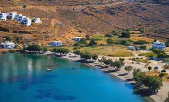 Amal Kythnos Suites