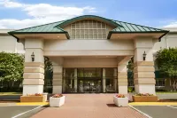 Clarion Hotel & Suites - Convention Center Fredericksburg - 2-Star
