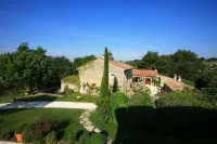 Auberge la Feniere Hotels in Cadenet