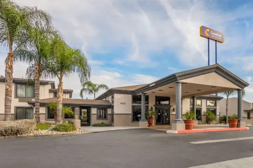 Comfort Inn & Suites Hotels in Colton