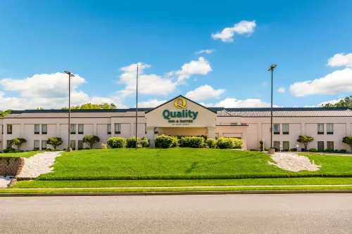 Quality Inn & Suites Bel Air I-95 Exit 77A Hotels in Edgewood