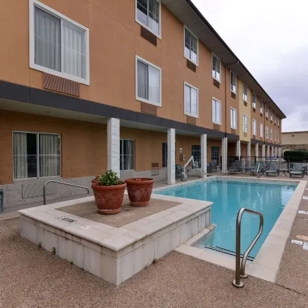 Comfort Inn & Suites Frisco - Plano