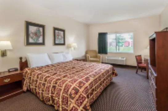 Days Inn & Suites by Wyndham of Morris