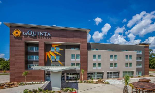 La Quinta Inn & Suites by Wyndham Houston East at Sheldon Rd