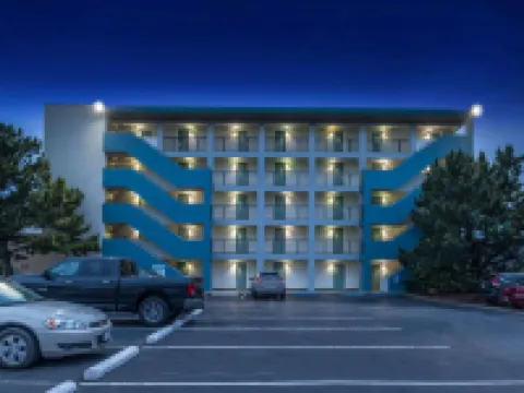 เบสท์เวสเทิร์นพลัส ฮอลิเดย์แซนด์ส อินน์แอนด์สวีทส์ โรงแรมในนอร์ฟอล์ก