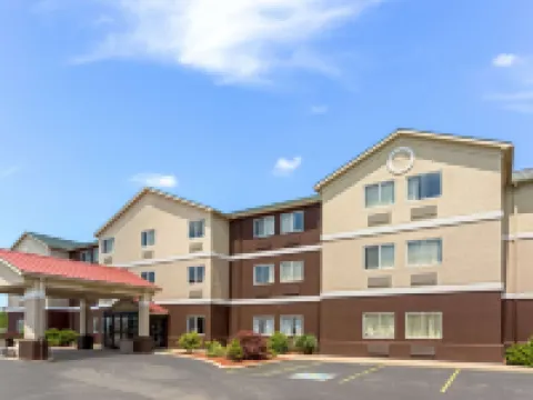 Quality Inn & Suites Hotels in Ferdinand
