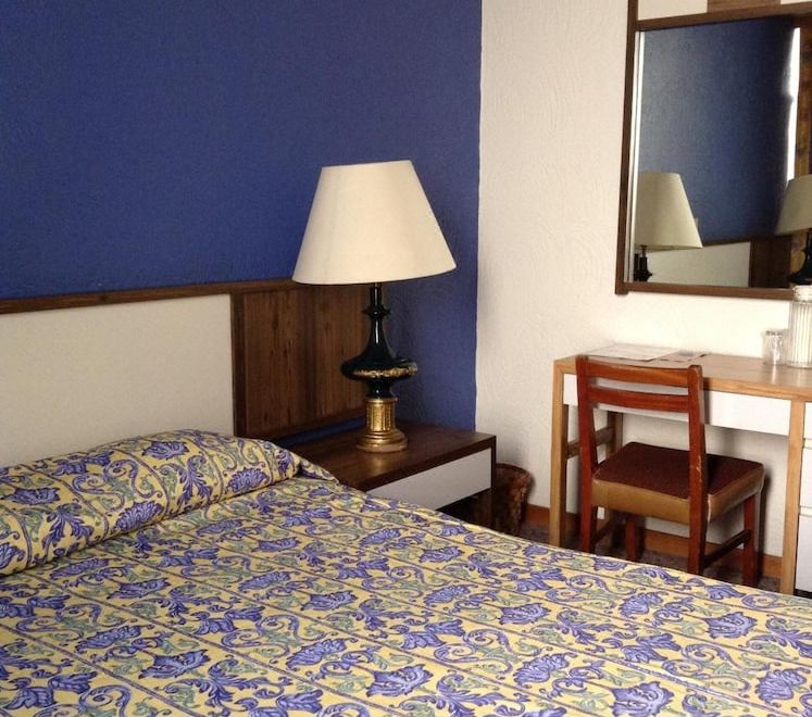 10. Hotel Ne..
