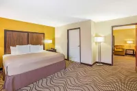 La Quinta Inn & Suites by Wyndham Floresville