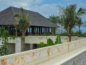 Komaneka at Keramas Beach