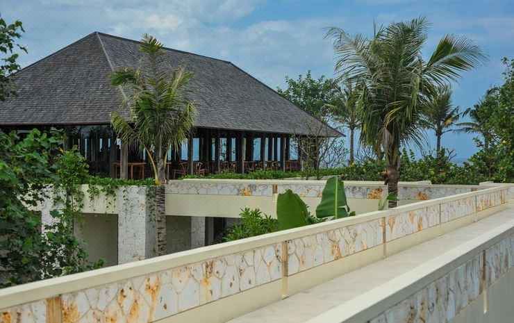 코마네카 앳 케라마스 비치