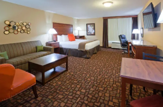 Grand Forks Lodge and Suites Hotels in 
