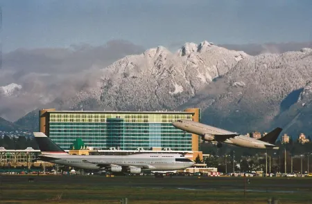 温哥華機場客運大樓費爾蒙酒店