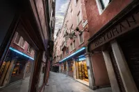 ホテル モンテカルロ サン・マルコ広場周辺のホテル