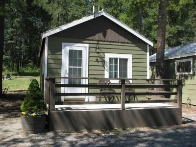 Evergreen Motel Hotels in Flathead County