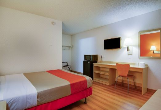 5. 모텔 6 타코마..