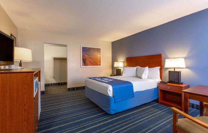 Days Inn by Wyndham Breezewood