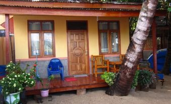 Larantuka Beach Apartments