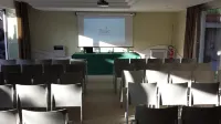 Zeus Hotel - Aparthotel - Meeting & Congress Hotels in Carrubazza-Motta