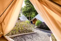 รูสต์ แกลมปิ้ง