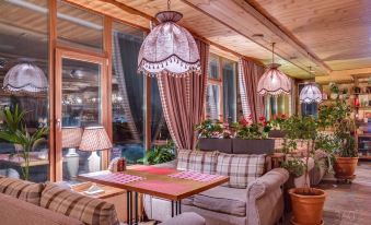 Garden Hotel & Spa