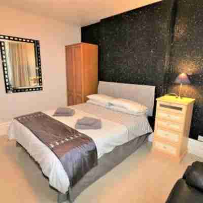 Marley Mansion Apartments - Borough Rooms