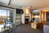 The Lodge at Columbia Point Hotels near Howard Amon Park